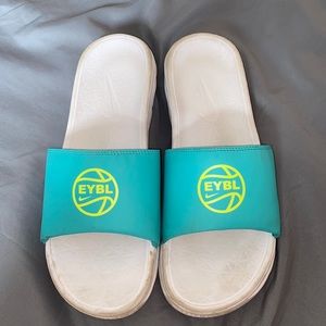 NIKE EYBL SLIDES 2019